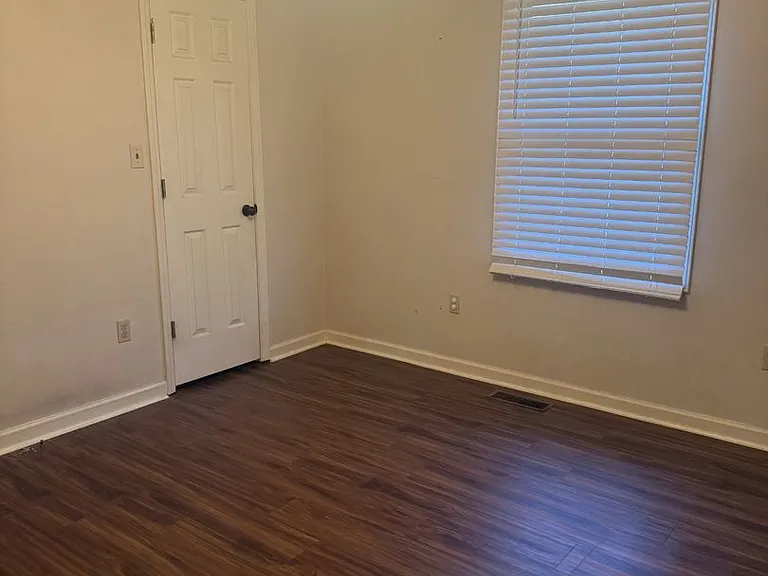 8310 Prince Edward Rd — Photo 10