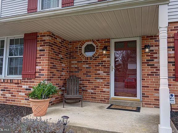 4th image of 2626 Boxwood Dr