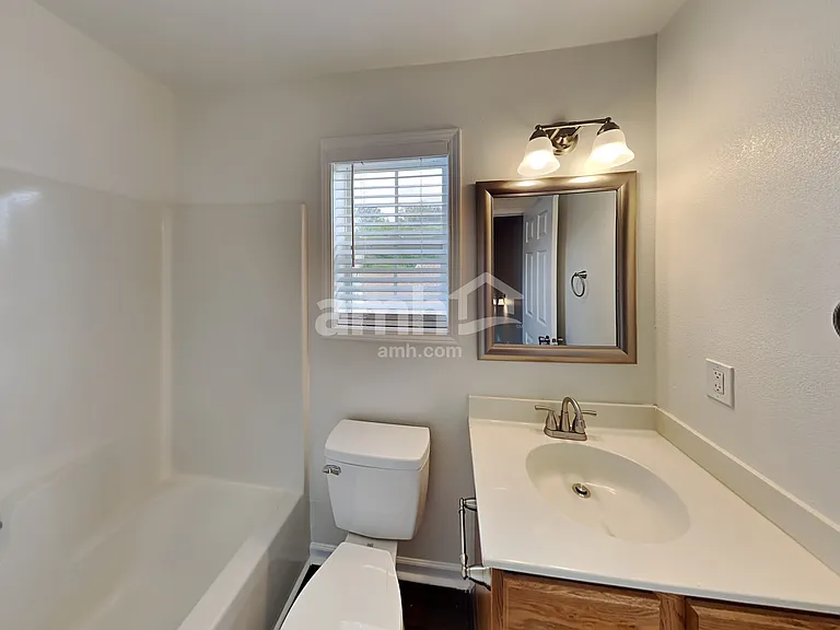 10502 Glory Meadow Ct — Photo 17