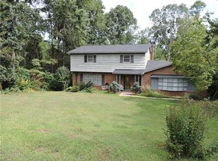 6174 Mountainside Dr, Hickory, NC 28601