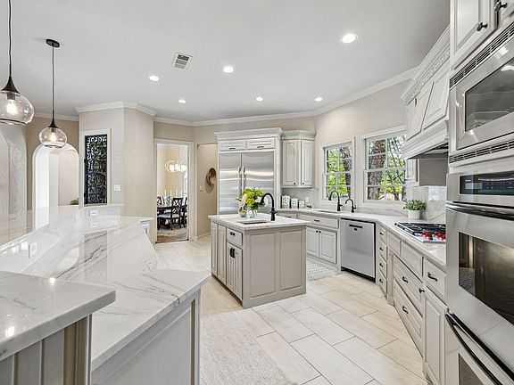 5th image of 411 Marshall Rd