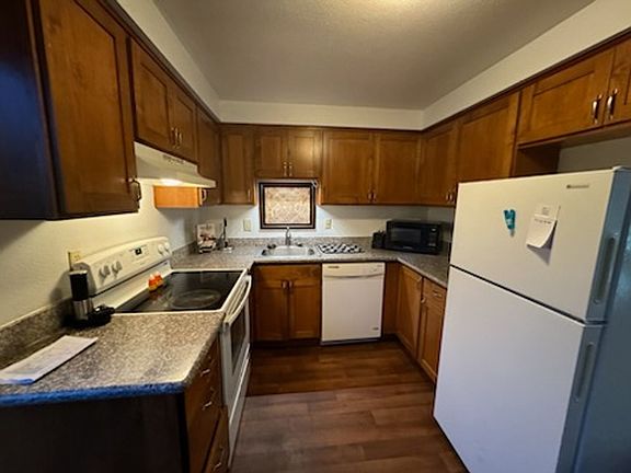 4th image of 815-819 6th St #817