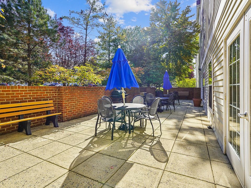 kendrick court outdoor area