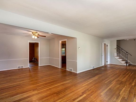 3rd image of 4970 Karen Isle Dr