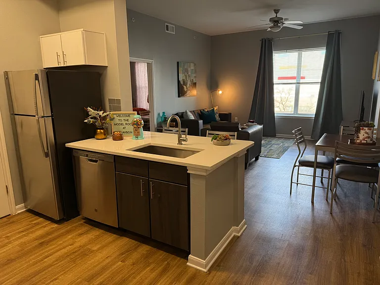 The Quarters Grayson House (Student Housing - Rent by the Bed) — Photo 56