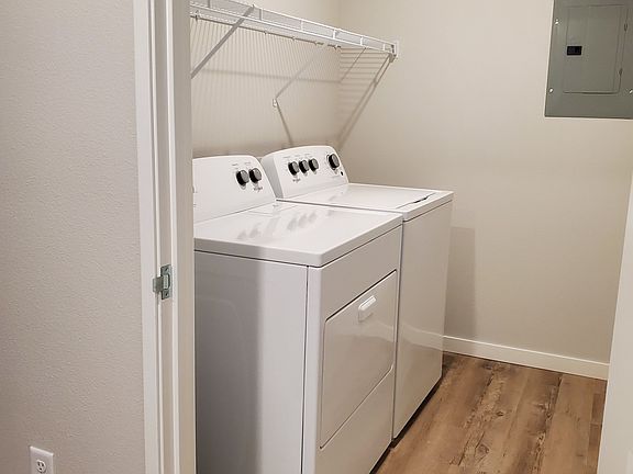 4th image of 2745 40th St S #204