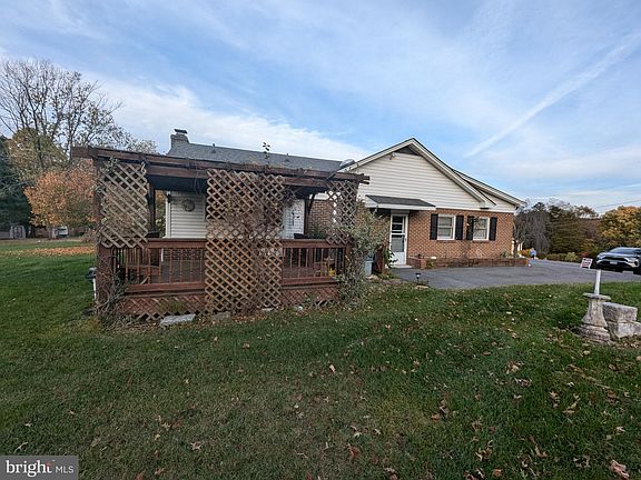 4th image of 121 Virginia Dr