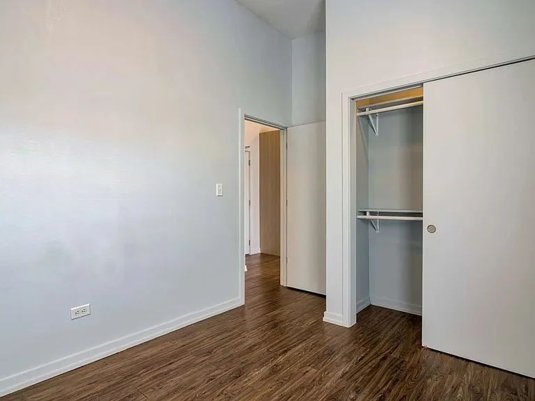 5051 N Kenmore Ave — Photo 61