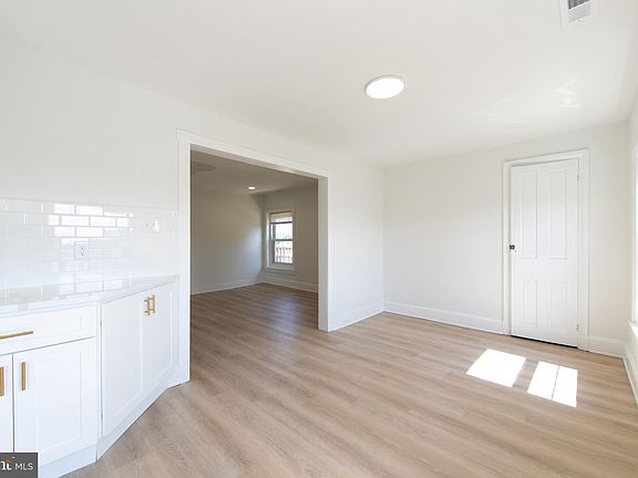 3rd image of 9 E Holly Ave APT 5