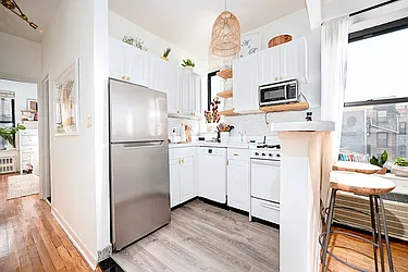 Rented by Urbane Brokerage