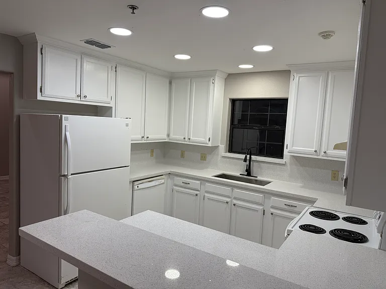 2501 Blue Ridge Dr — Photo 3