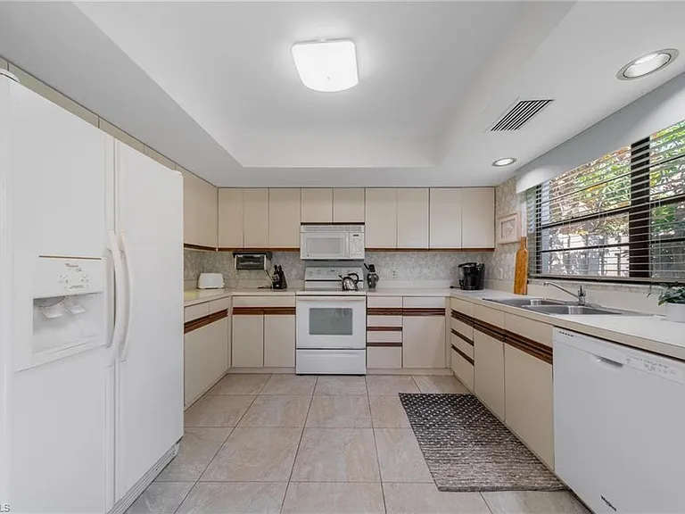 878 Meadowland Dr #G — Photo 6
