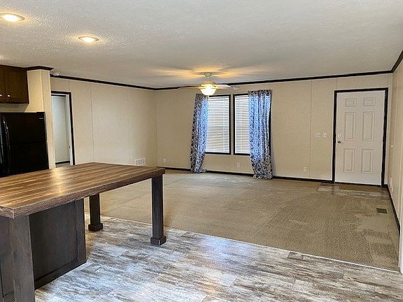 2nd image of 516 Courtland Ln #550