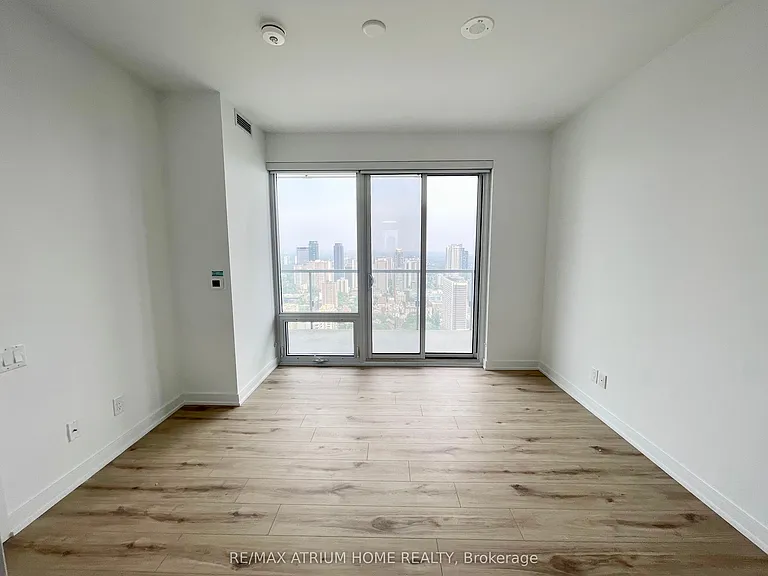 3 Gloucester St #4303 — Photo 16