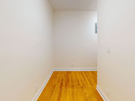 4th image of 236 E 13th St APT 21