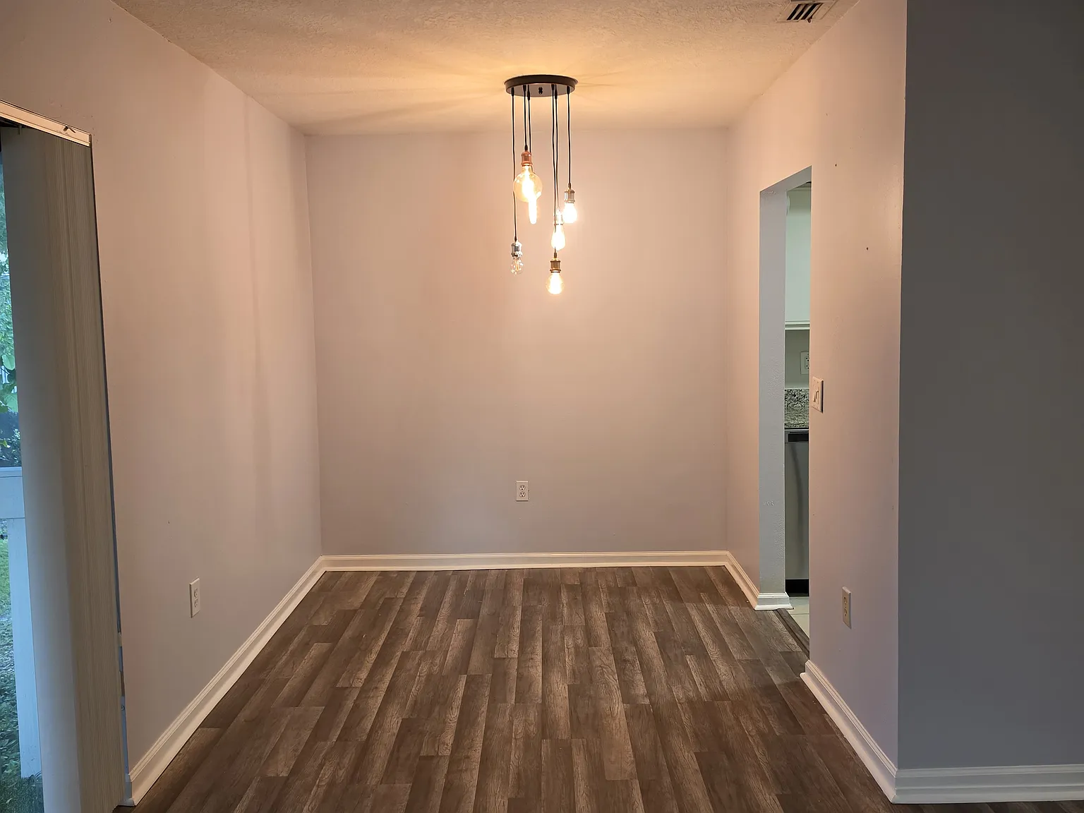2 bed, 1100 sqft, $1,950 — Photo 4