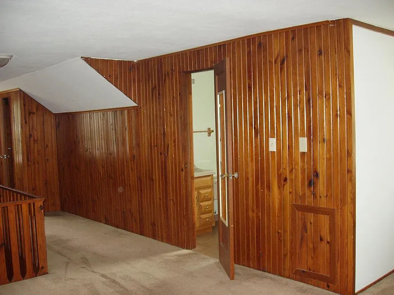 2nd floor bedroom