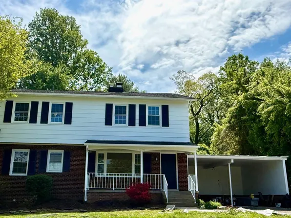 10705 Oak Pl, Fairfax, VA 22030