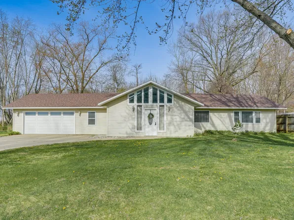 4328 Fikes Rd, Benton Harbor, MI 49022