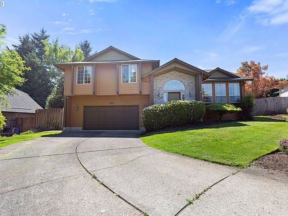 2nd image of 3015 NE 98th Cir