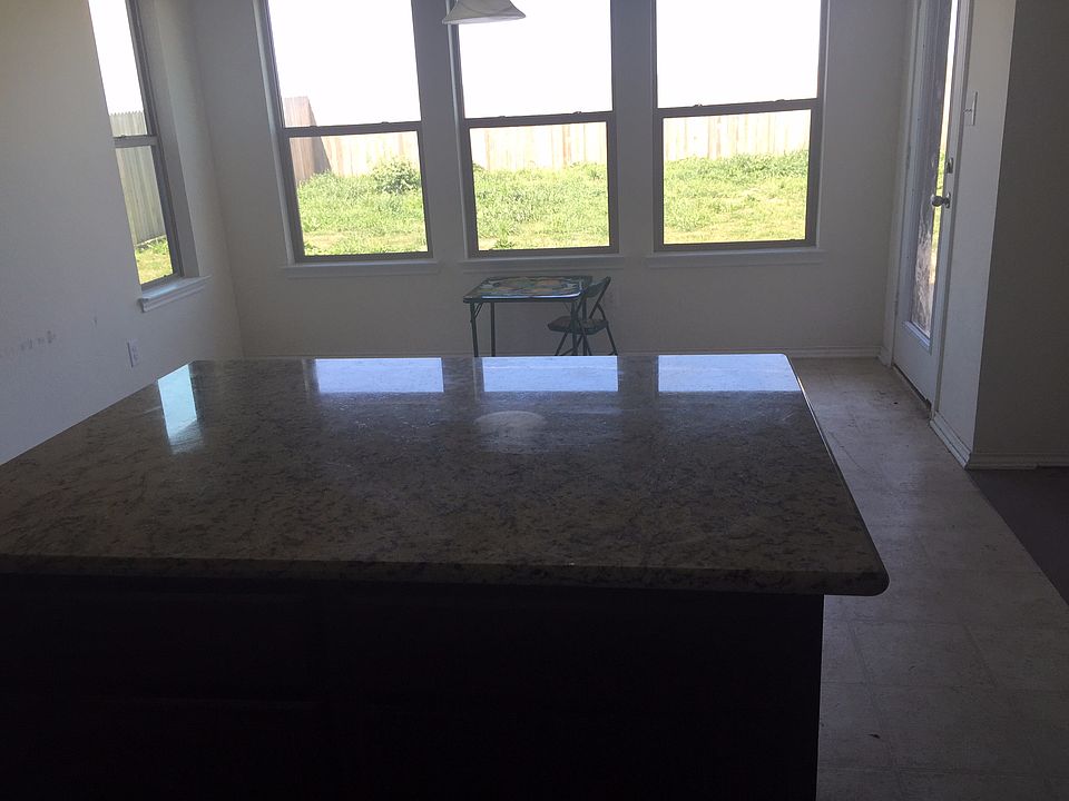 Kitchen Island and Breakfast Nook