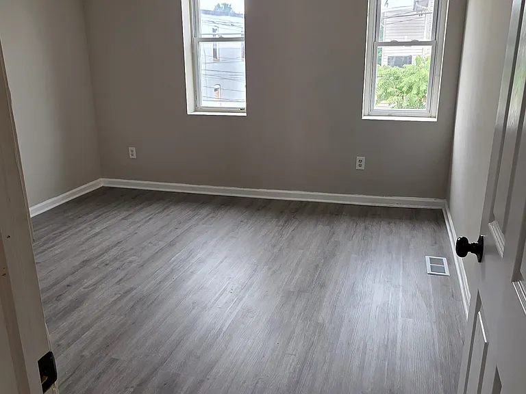 236 N Milton Ave — Photo 6