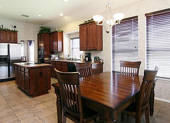 5th image of 144 Wellington Ln