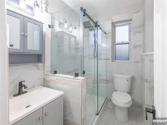 5th image of 155 Union Ave APT 201