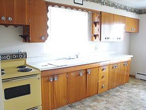 2nd image of 412 Devlin St