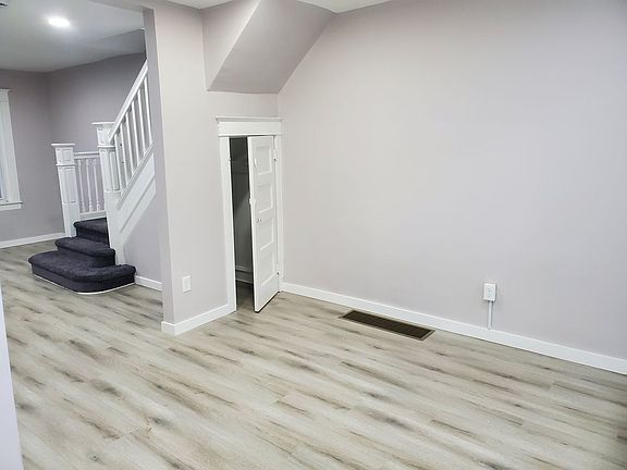 4th image of 118 N 57th St
