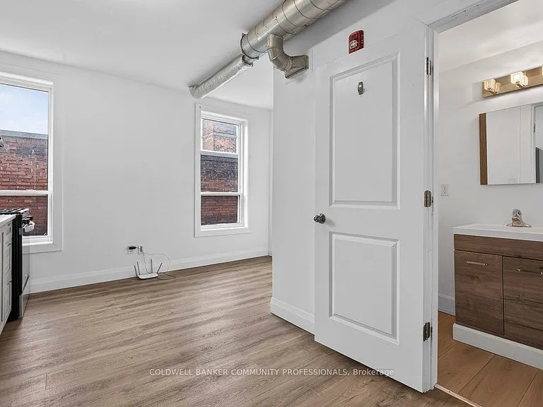 433 Barton St E #202 — Photo 21