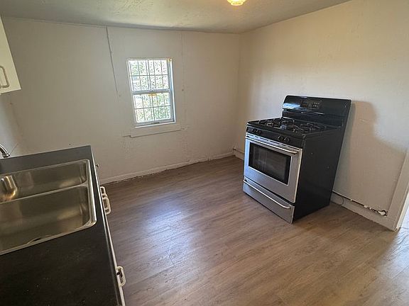 3rd image of 704 S Cleveland St Unit A