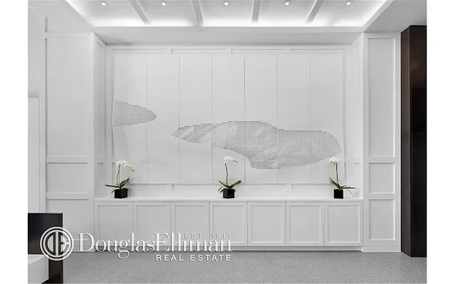 Sold by Douglas Elliman | media 20