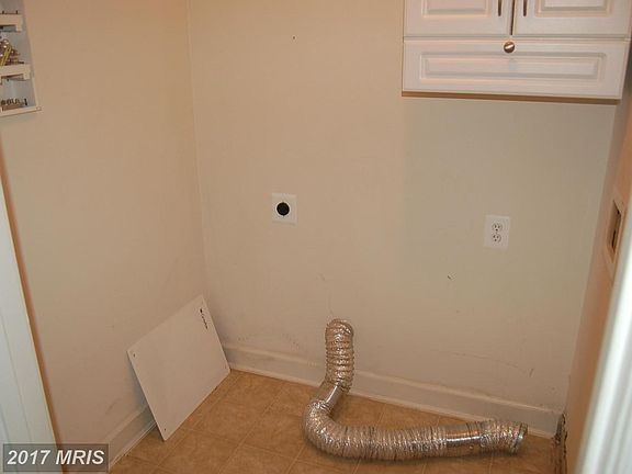 4th image of 1030 Hotchkiss Pl
