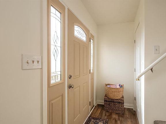 4th image of 212 Thomas St