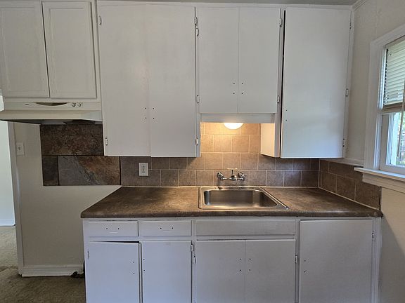 2nd image of 121 Goodwin Ln