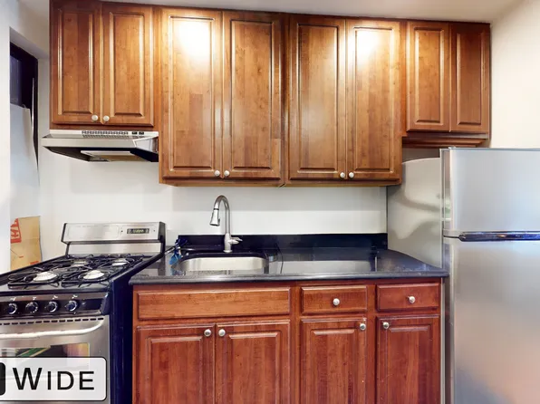 946 Columbus Avenue image 2 of 6