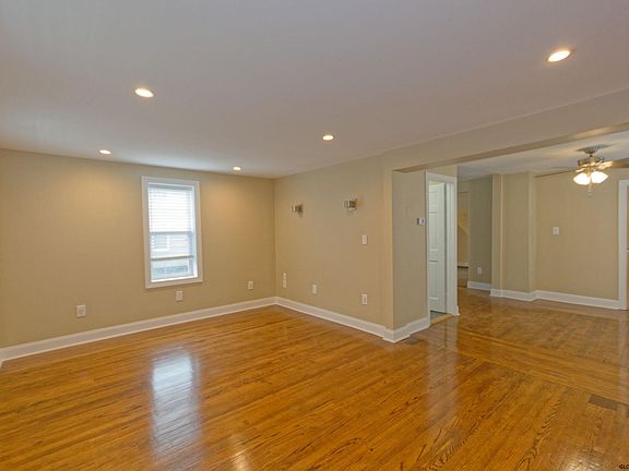 4th image of 73 Round Lake Ave