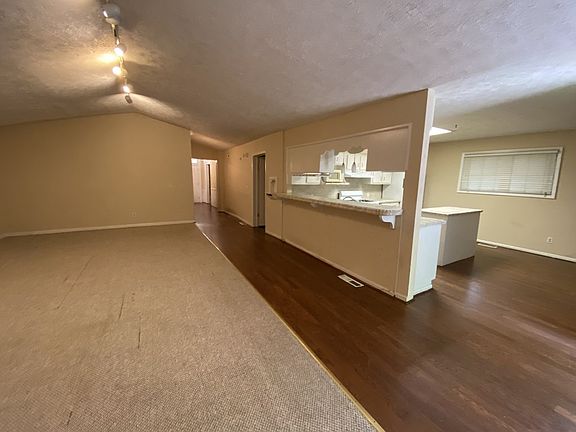 3rd image of 2904 Peabody Ave