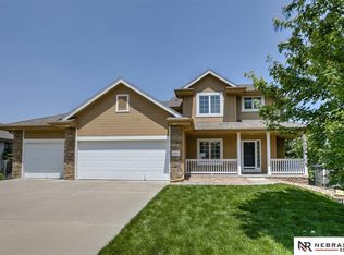 4312 Edgerton Dr, Bellevue, NE 68123
