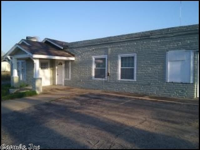 2nd image of 10000 W Sardis Rd