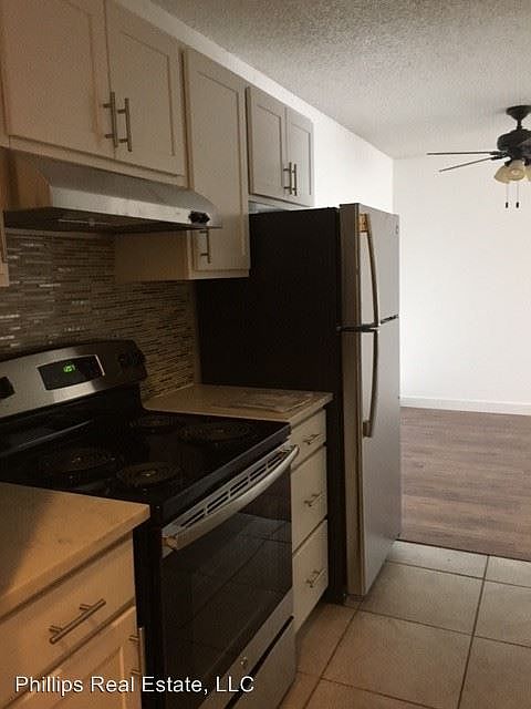 1st image of 421 Bellevue Ave E APT 306
