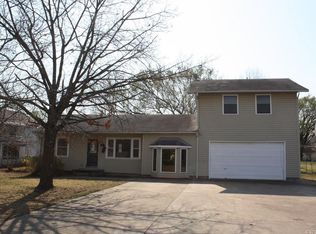 8 Irving St, Pryor, OK 74361