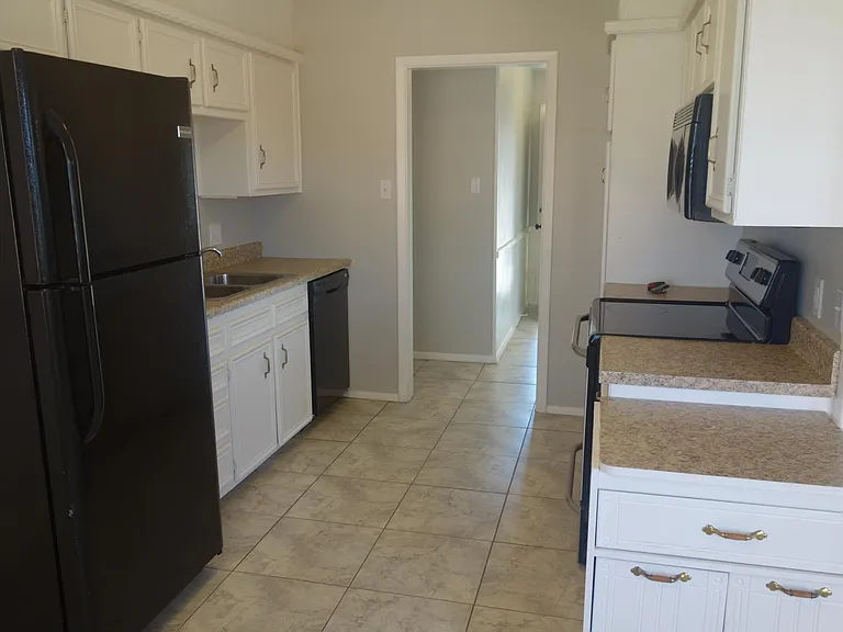 5616 Amherst St — Photo 4