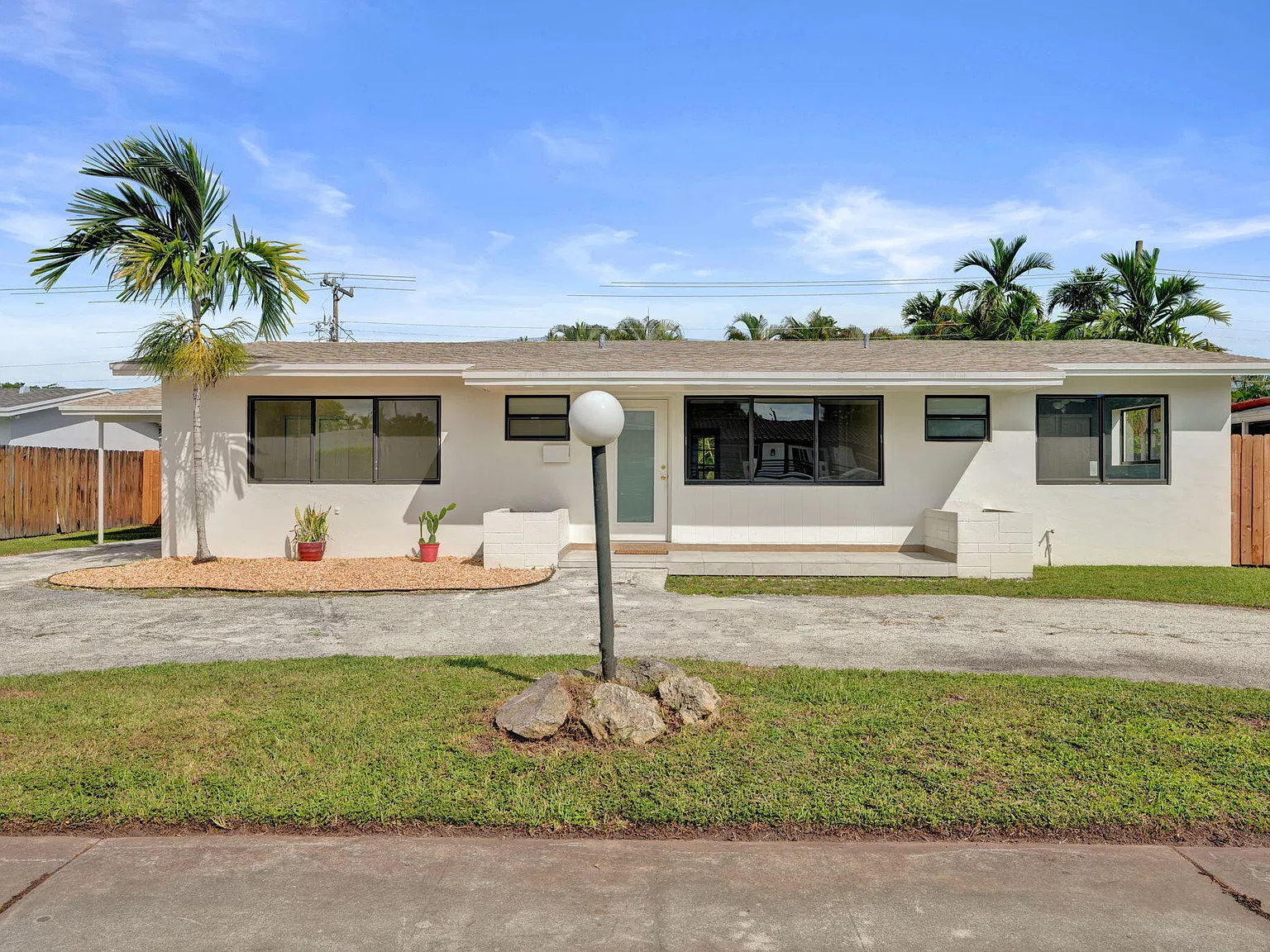 4 bed, 3.0 bath, 1968 sqft, $4,400 — Photo 1