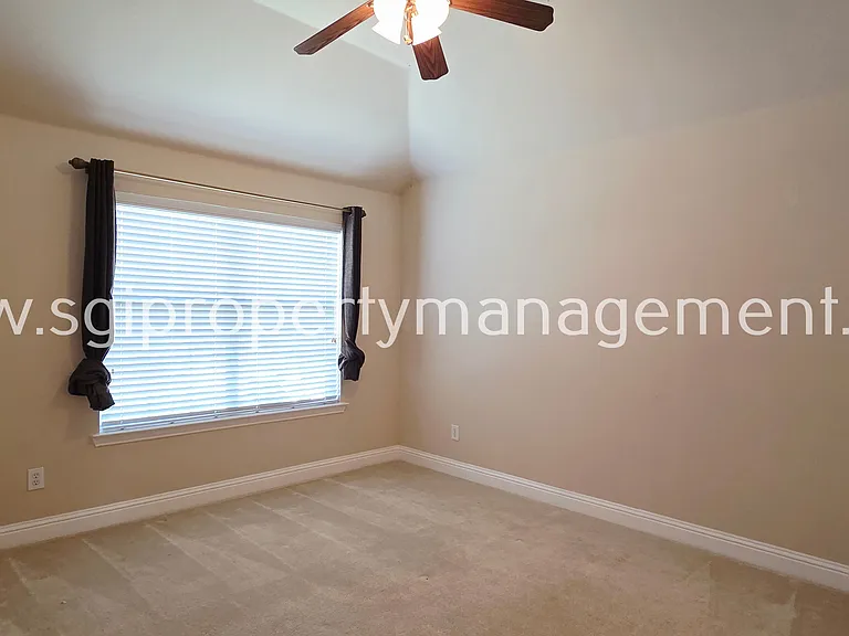 1902 Smoke Tree Trl — Photo 28