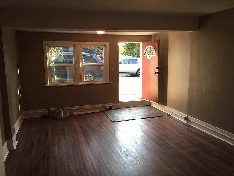 5400 Meridian Ave N #101 — Photo 4