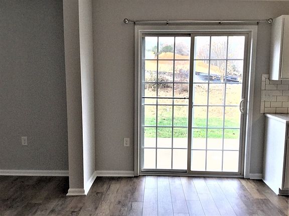 5th image of 1436 Eastway Dr