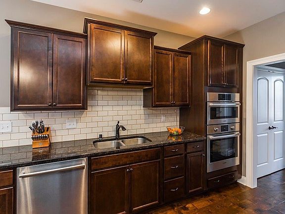 4th image of 3218 Beaumont Centre Cir