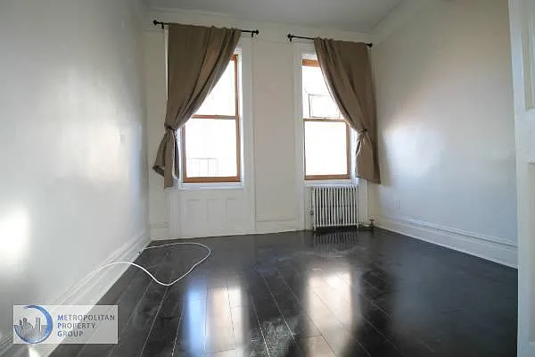 Rented by Metropolitan Property Group | media 21